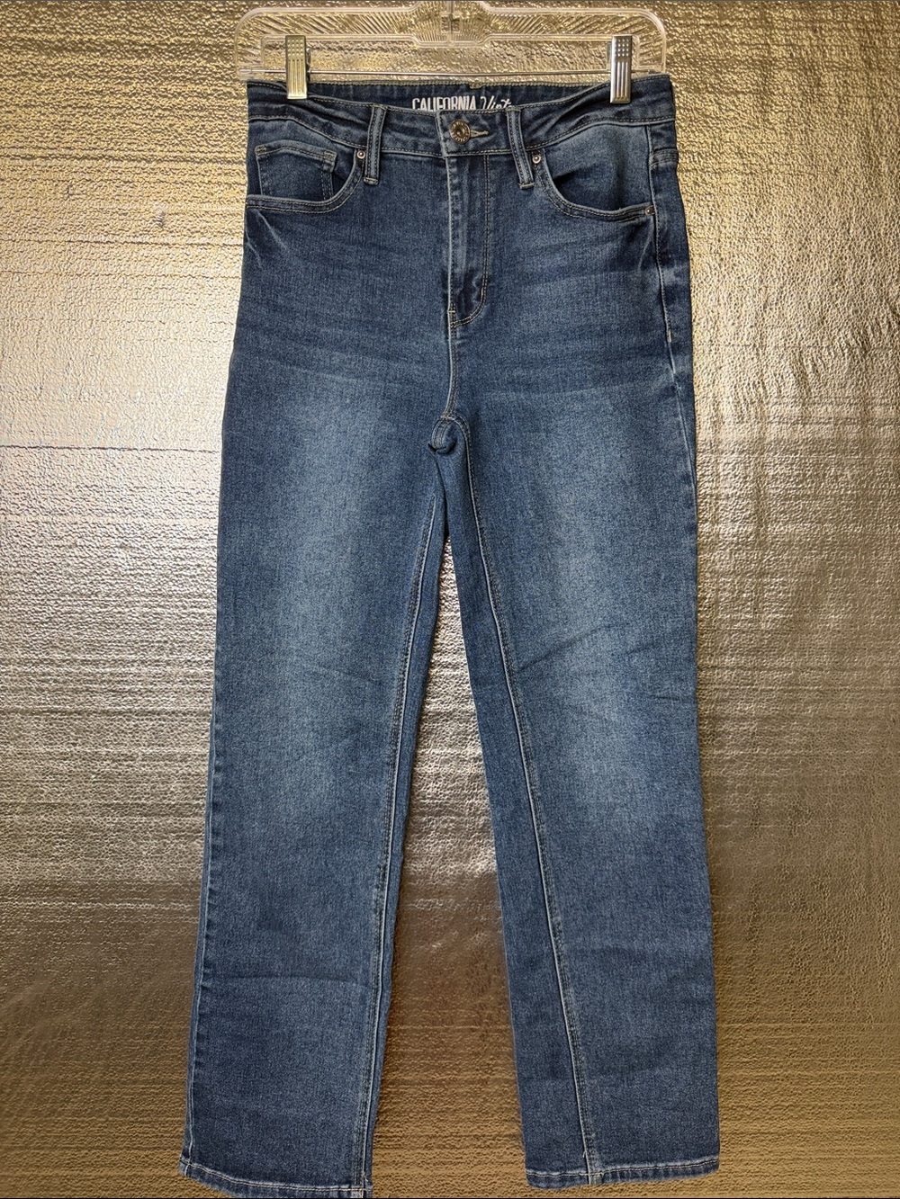Women's Straight Leg Jeans in Medium Blue